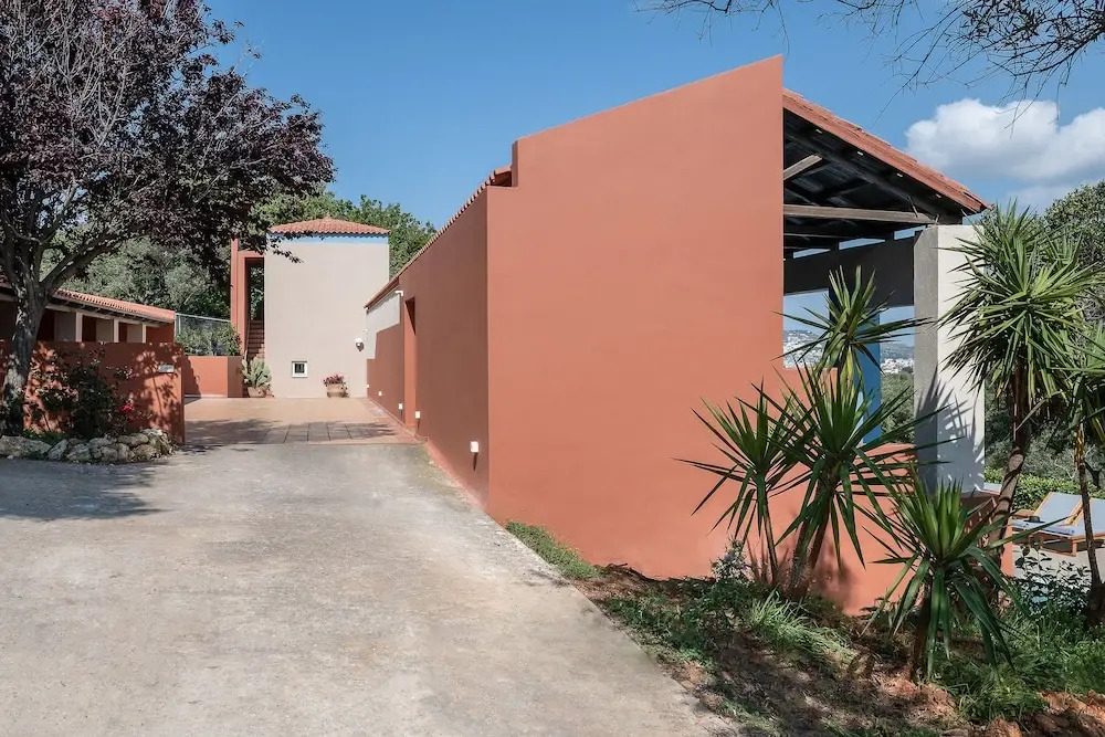 Vilia House on the Hill - Luxury Villa with Heated Pool near Chania