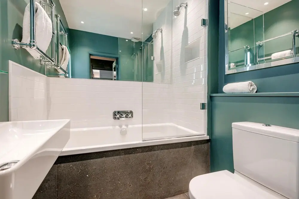 Chic Chelsea Home near South Kensington by UnderTheDoormat