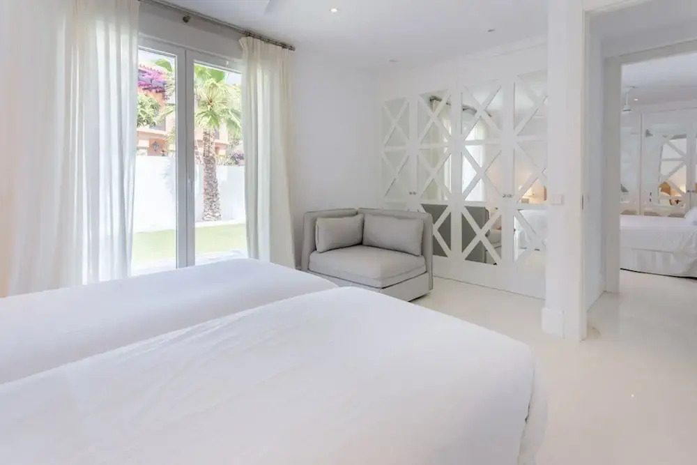 Spectacular Villa with private pool and garden. El Noruego
