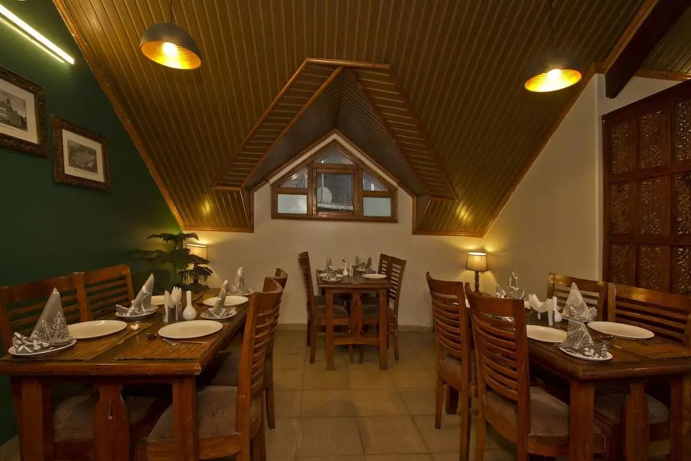 OYO 8599 Wingait Inn