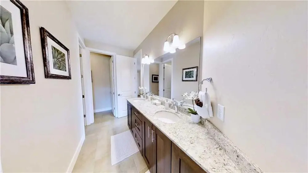 Entrada 673 - 4 Br townhouse by RedAwning