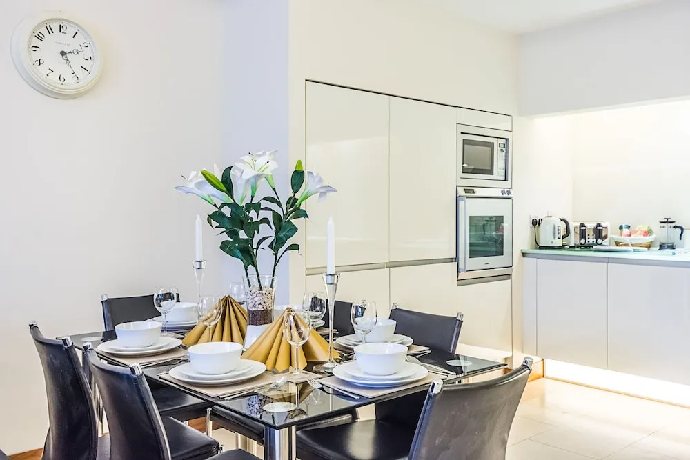 CDP Apartments Bell Street Suite 4