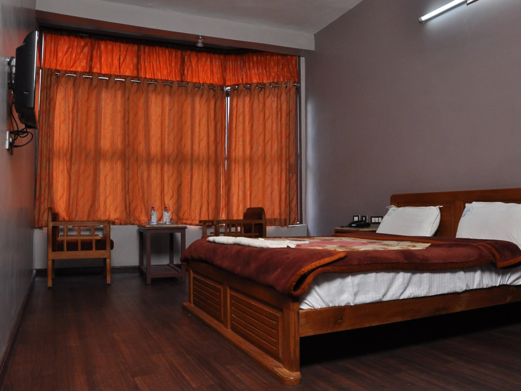 Hotel Grand Paradise Inn