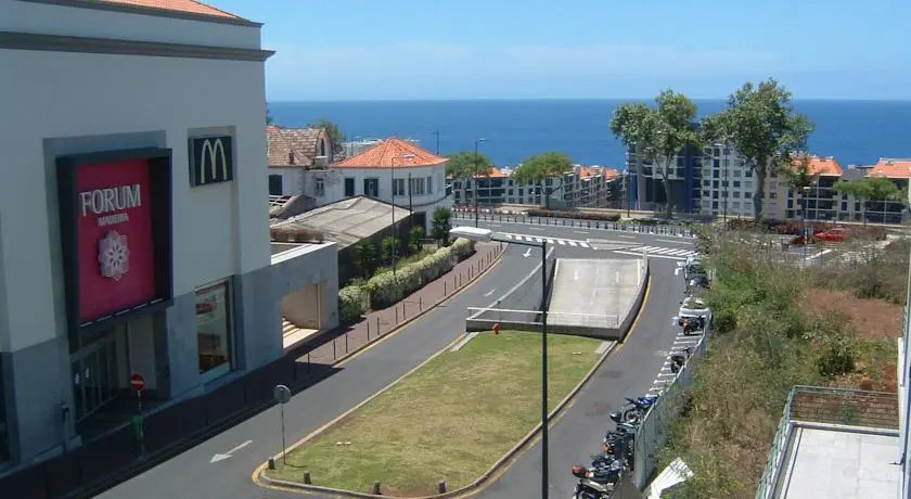 Forum Plaza