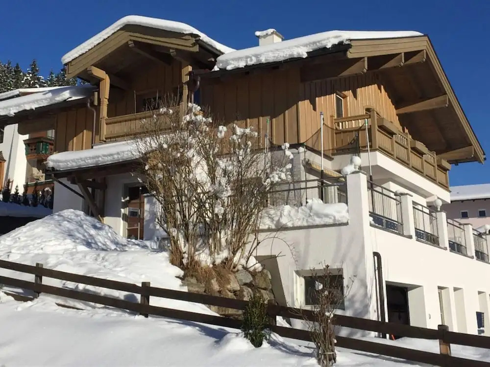 Tasteful Holiday Home in Hollersbach im Pinzgau With Garden
