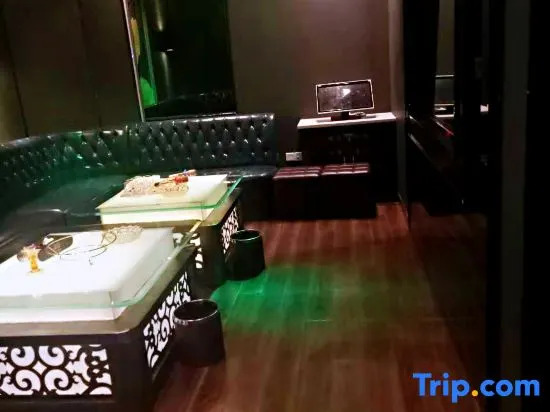 Xibian Hotel (Tai Shan Na Qin Peninsula Scenic Area Weijiaowan Branch)