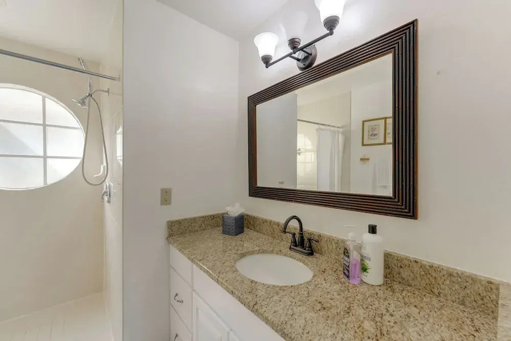 8 Mi to Disney: Resort-style Condo w/ Pool Access