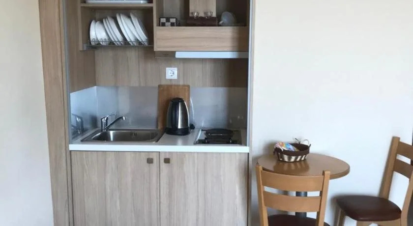 Arocaria Rooms & Studios