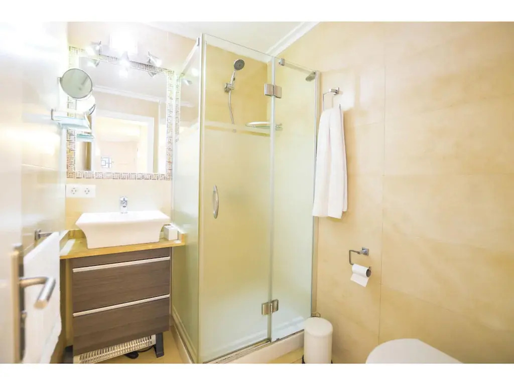 Nice renovated apartment 100 meters from the beach with Air Conditioning