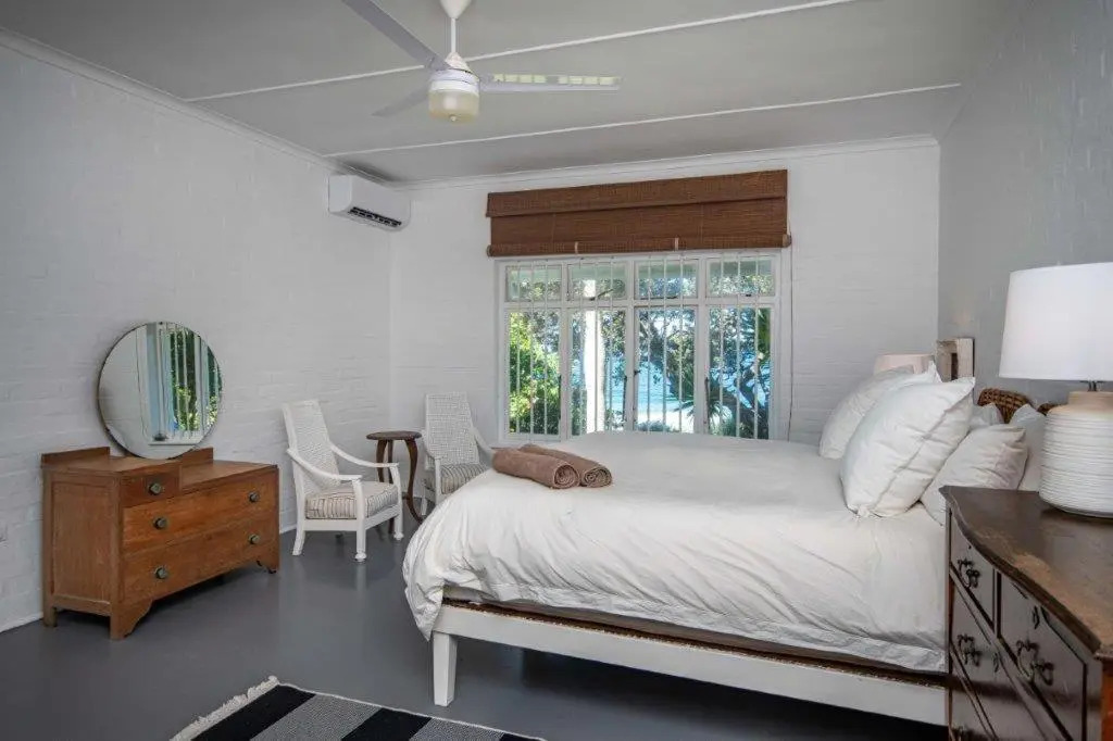 Kwa Thibi Cottage Sleeps 14-with inverter