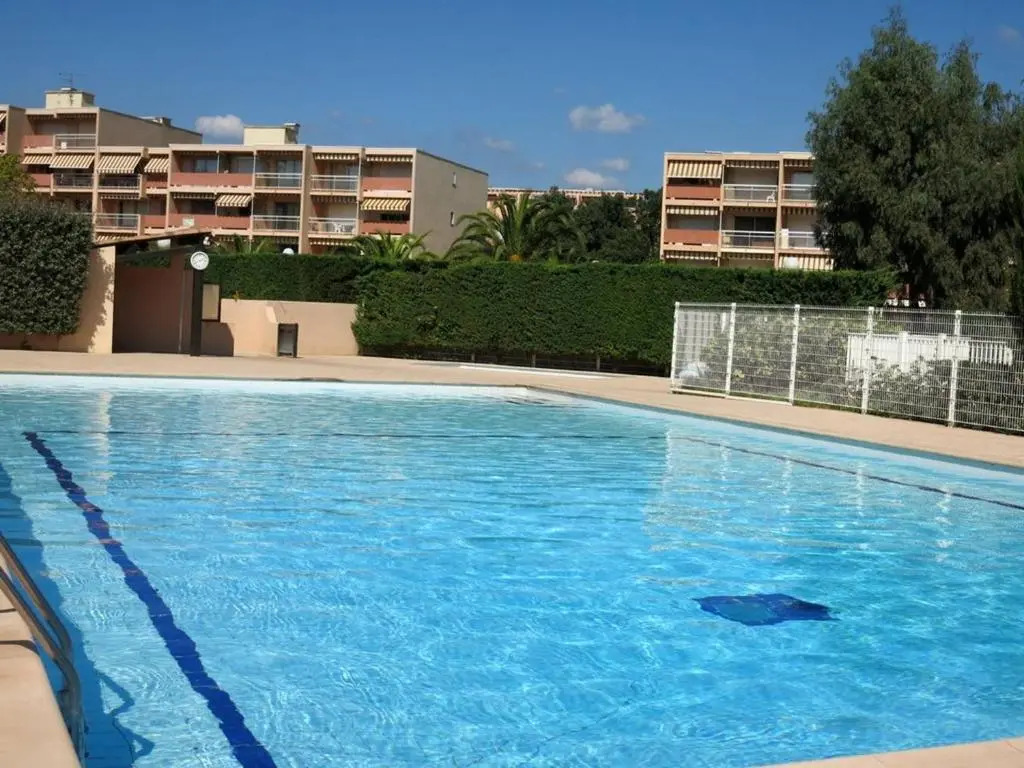 Appartement Bormes-les-Mimosas, 2 pièces, 4 personnes - FR-1-610-61