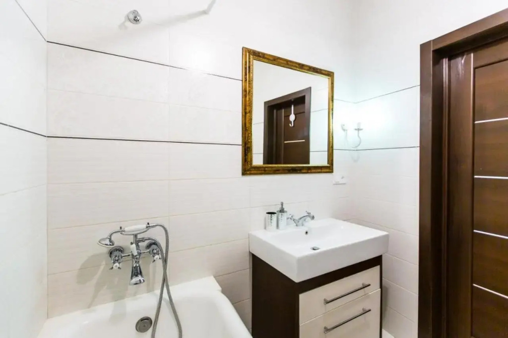 SoVA apartment str Gnatyuka 18