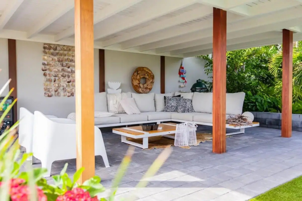 Stylish 3 Bedroom Villa With Ocean Views And Daily Maid Service