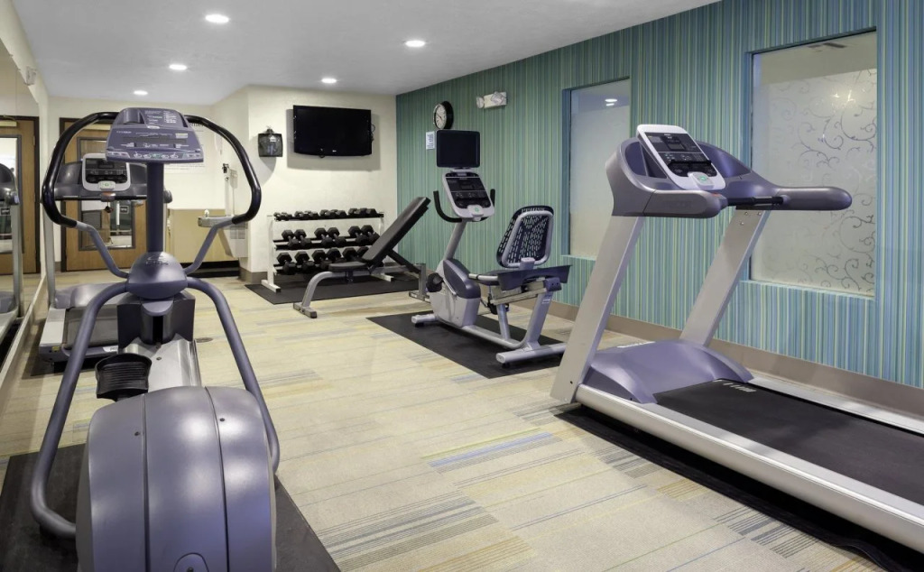 Holiday Inn Express & Suites Interstate 90 by IHG