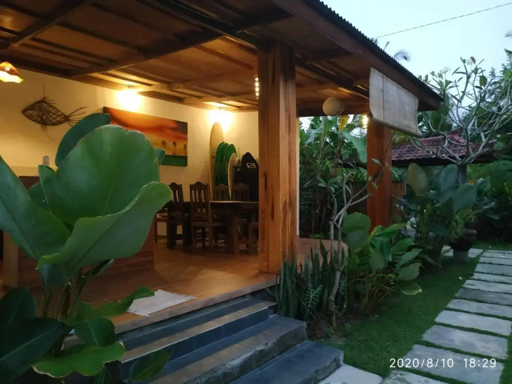 Surf Retreat Villa Sari Bali