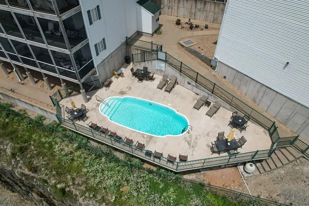 Boat Slip, 3 Pools, Golf, Ozarks Ampitheater, & Amazing Lake Views at Big Niangua