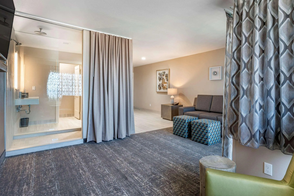 Lincoln Sands Oceanfront Resort, an Ascend Collection Hotel