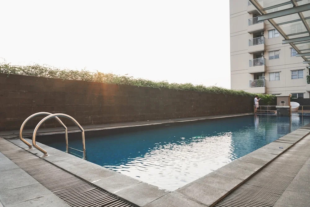 Warm And Homey 1Br At Belmont Residence Puri Apartment