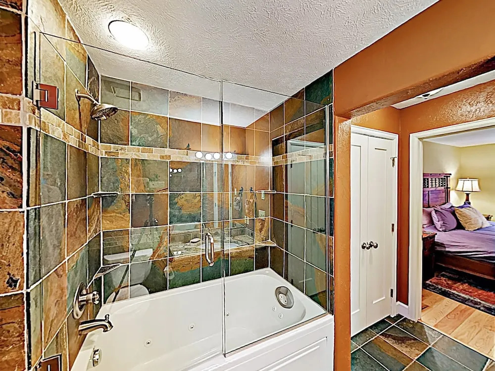 New Listing! Mountain-view Getaway: Stroll To Town 2 Bedroom Condo