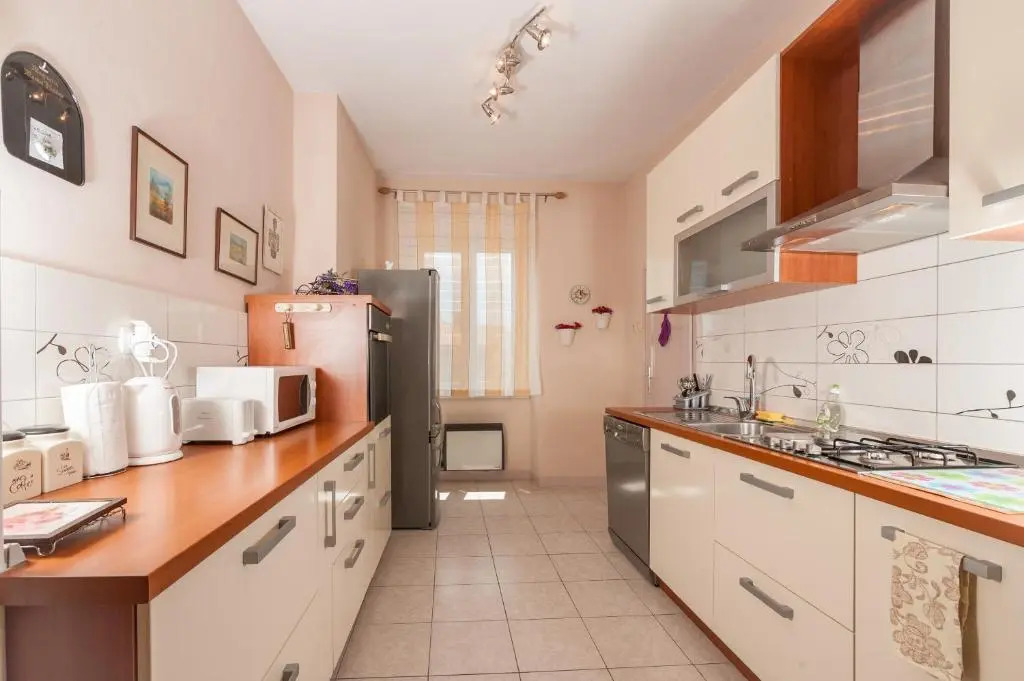 Vera Apartments with Sea view and Old town view
