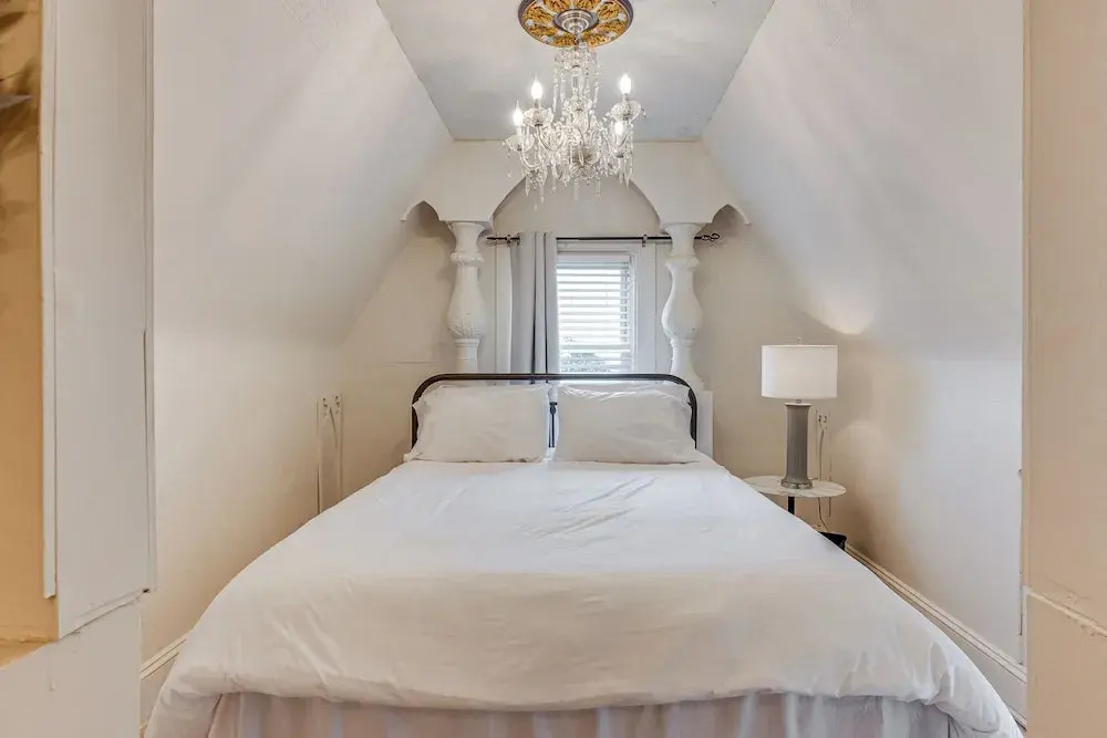 Near Downtown Scranton: Getaway w/ Patio