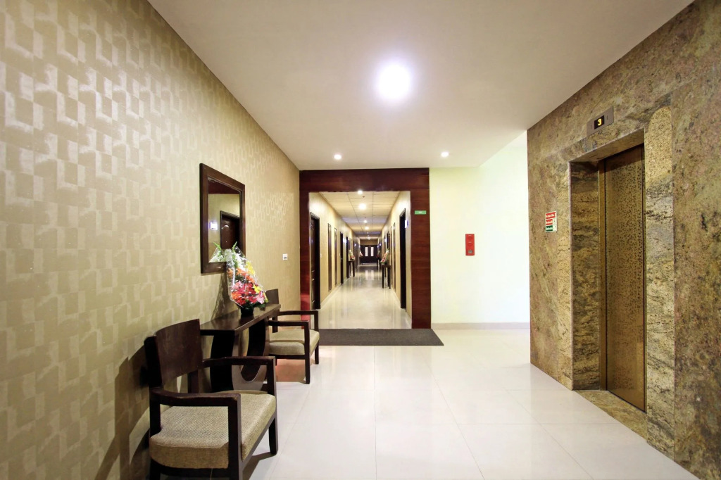 FabHotel Chris - Whitefield near KTPO & ITPL