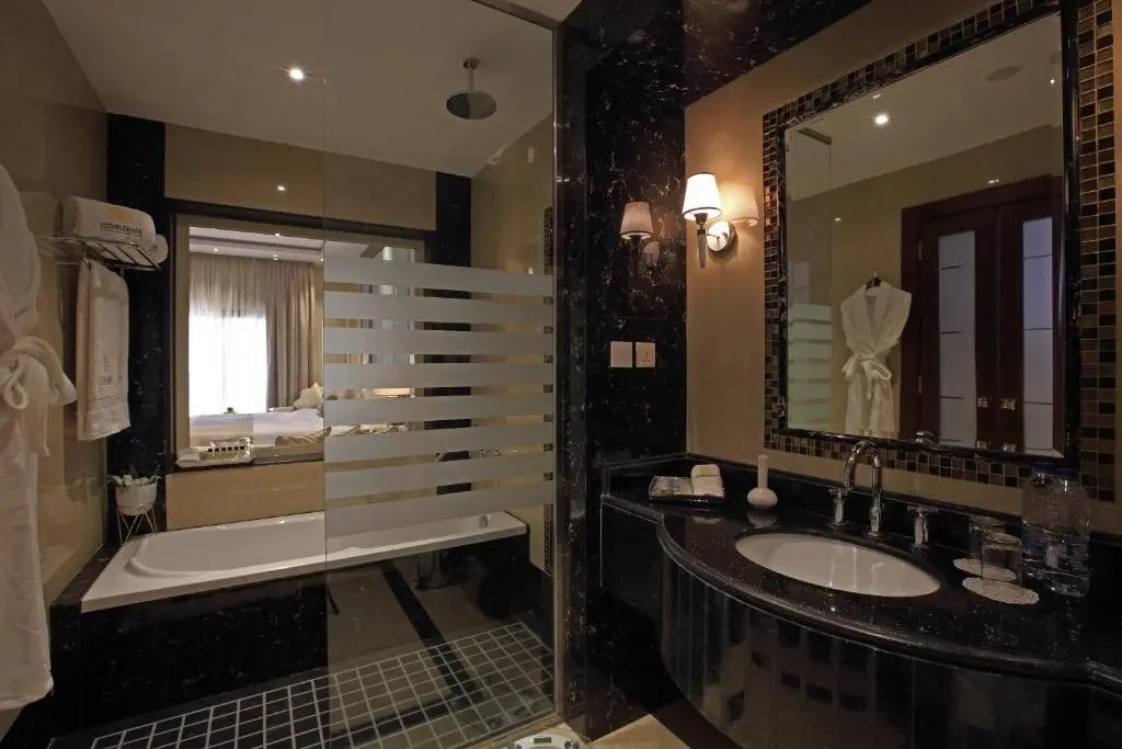 Vittori Palace Hotel and Residences