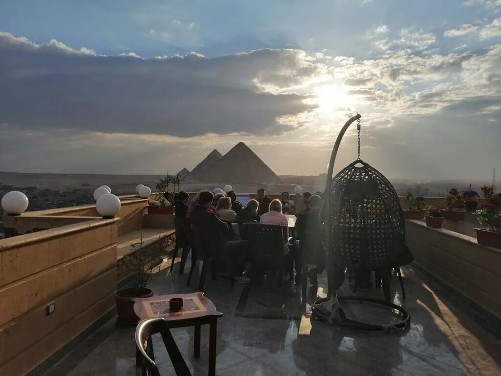 Gardenia Pyramids View Inn