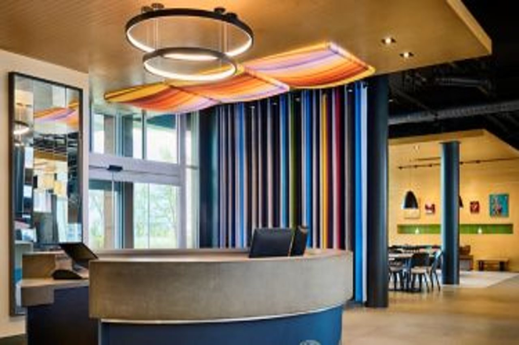 Aloft by Marriott Montreal Airport