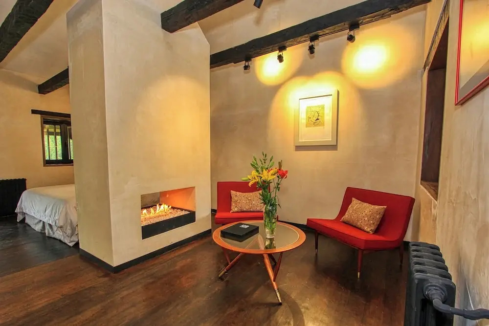 Uvence Arte + Hotel