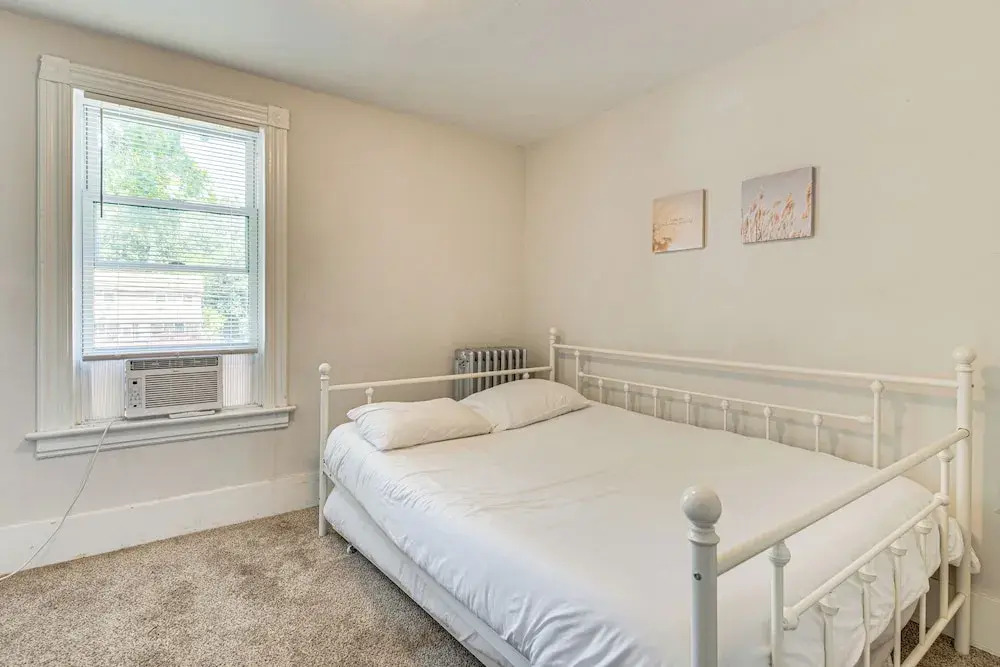 Shop & Dine: Central Stroudsburg Townhome!