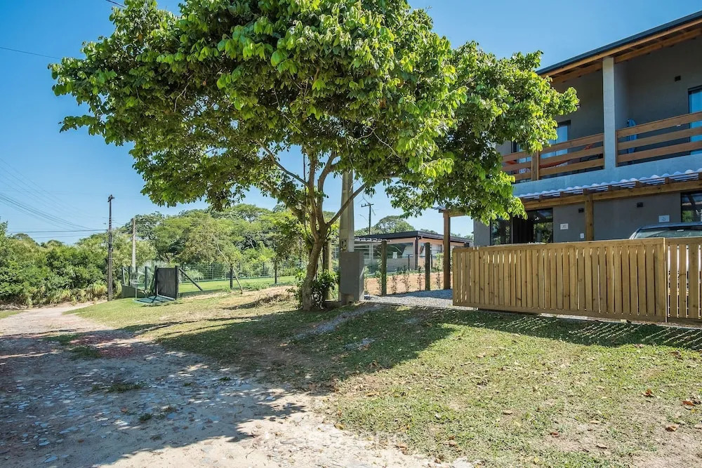 House w/ Suite and BBQ Grill in Imbituba Psl0002