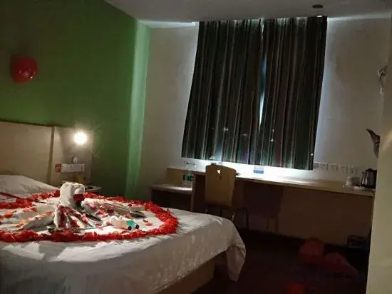 7Days Inn Chain Hotel (Hengshui Railway Station Central Avenue)