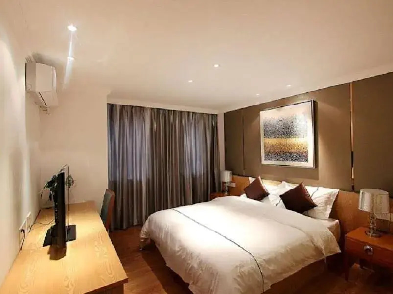 Chongqing Royal Serviced Apartment