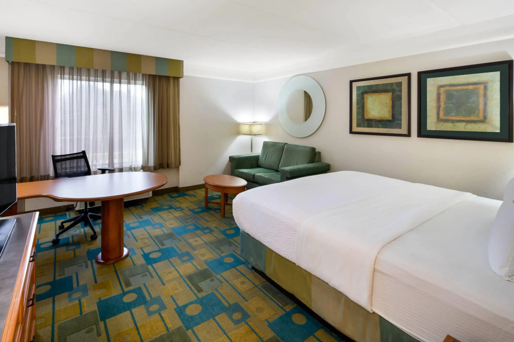 La Quinta by Wyndham Haywood Mall-Near Greenville Downtown