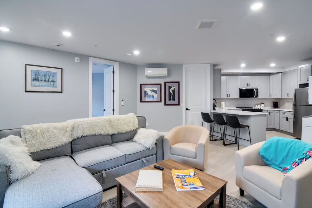 Walkable Townhome in the Heart of Central City!