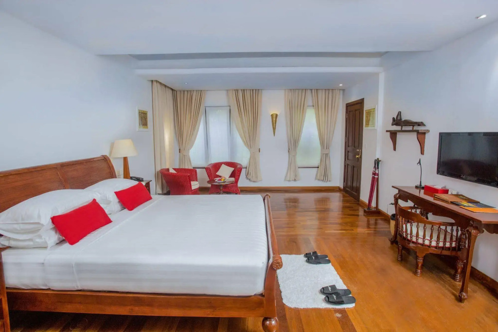 Areindmar Hotel