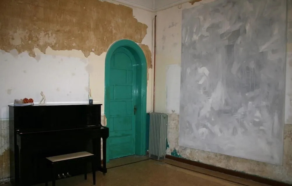 Neoclassical ART-House Bhive