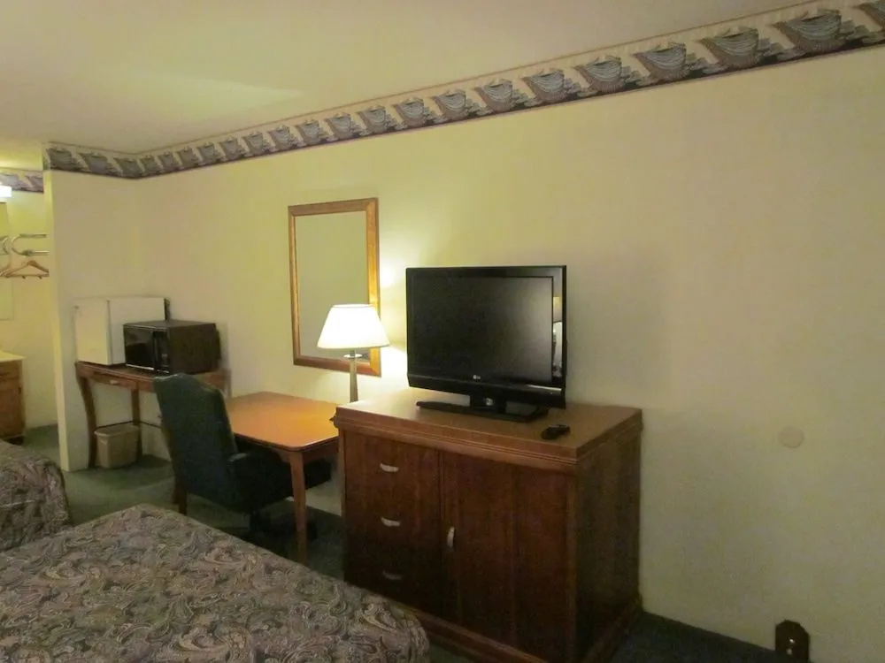 Travel Inn & Suites