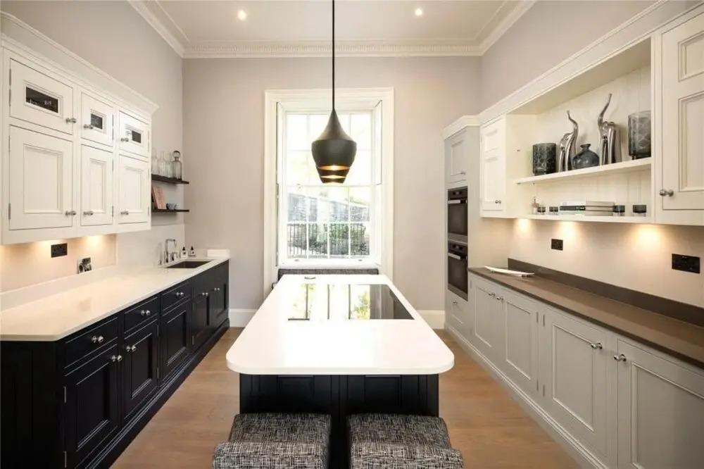 Belgravia Mews House With Pool