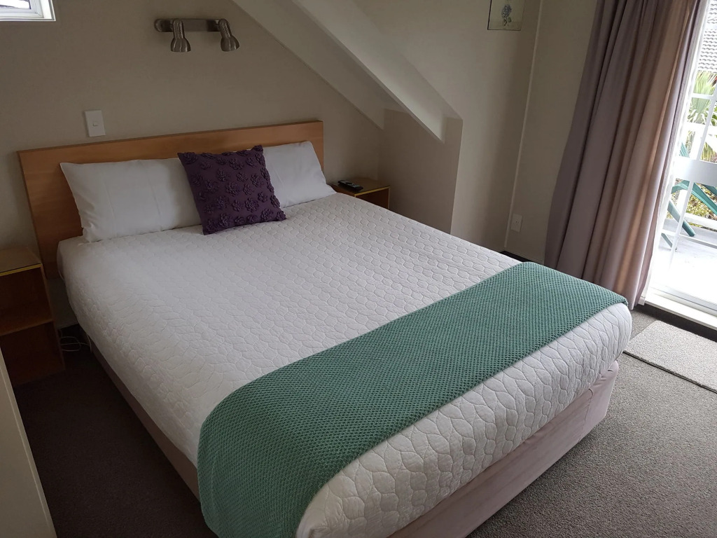 Cottage Mews Motel