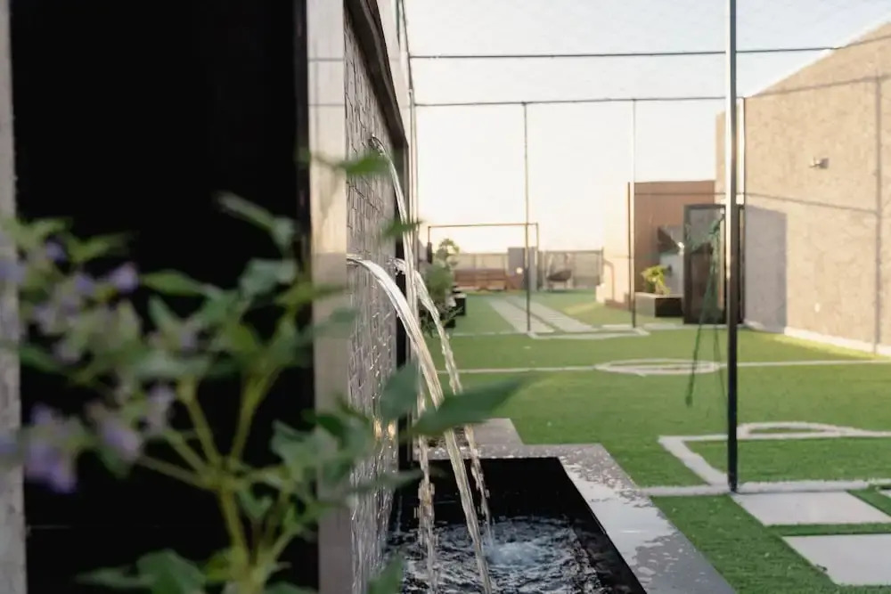 Trendy Apartment With Access to Shared Garden