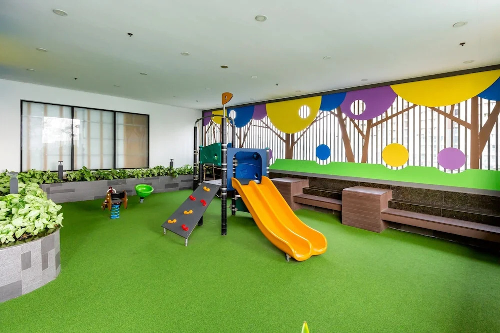 Hikari Rivergate Apartments - Free Pool, Free Internet SIM for 3 nights, Free Pick Up for 5 nights