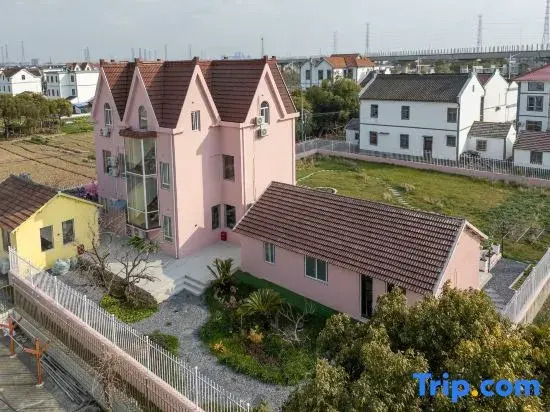 Shanghai Shuli Huawai Homestay (Lingang Dishui Lake)
