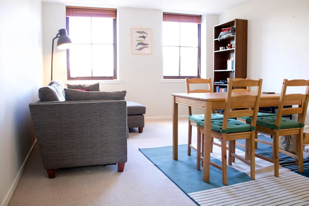 Spacious 2 Bedroom Flat