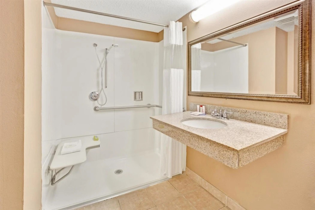 Holiday Inn Hotel Statesville-I-77 Exit 49a