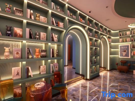Haocai Muju Hotel (Mudanjiang High-speed Railway Station Beishan Park)