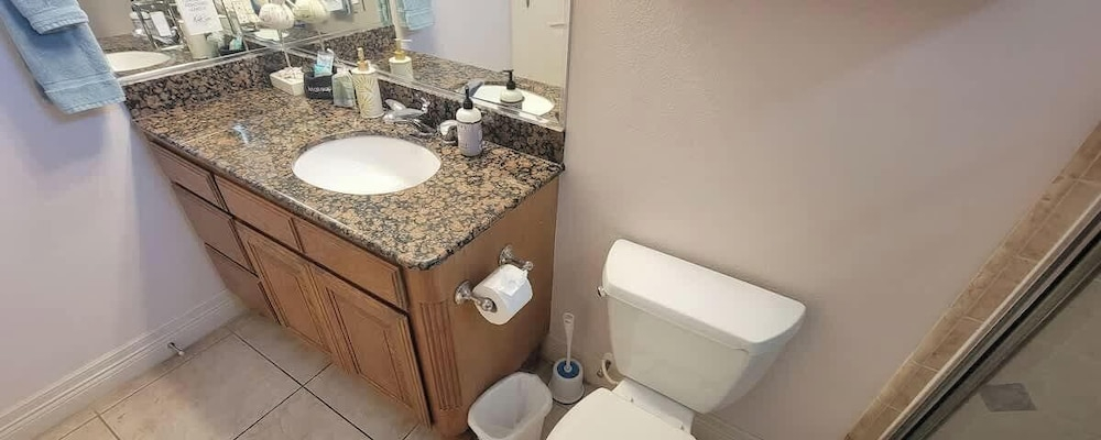 Block to Beach - Ground Floor - Pristine - Pool