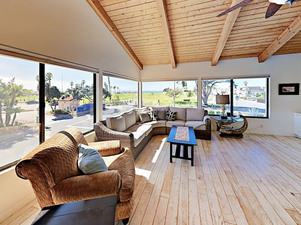 2925 Pierpont Blvd Home