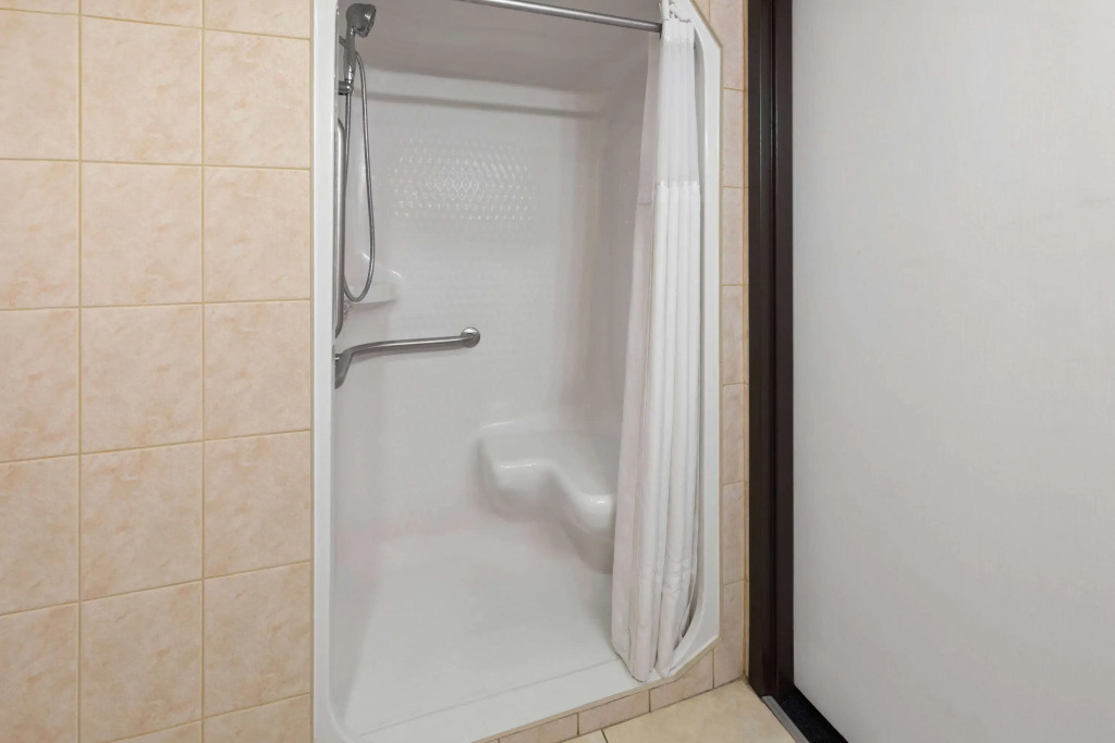 Baymont Inn and Suites by Wyndham Farmington, MO
